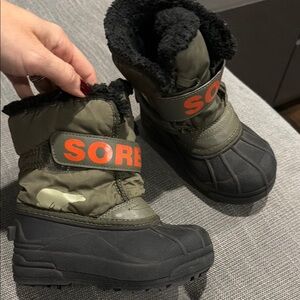 Sorel Olive and Black Snow Boots